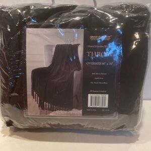 NIP Grace Elizabeth Luxury Linens Hand-Knotted Fringe Throw